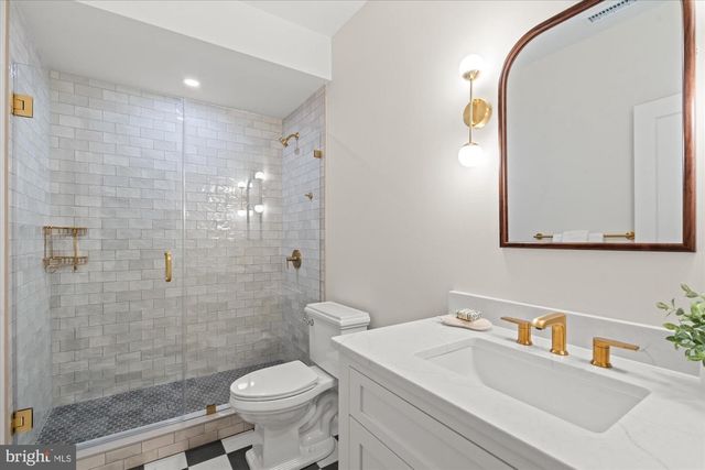 1004 VIRGINIA AVE, Alexandria, VA 22302
