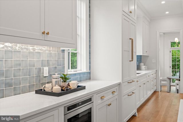 1004 VIRGINIA AVE, Alexandria, VA 22302