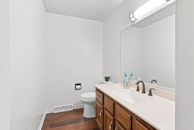 5079 Coachman Road, Bettendorf, IA 52722
