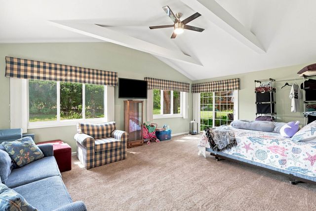 5079 Coachman Road, Bettendorf, IA 52722