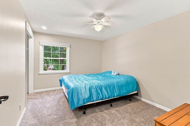 5079 Coachman Road, Bettendorf, IA 52722