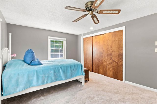 5079 Coachman Road, Bettendorf, IA 52722