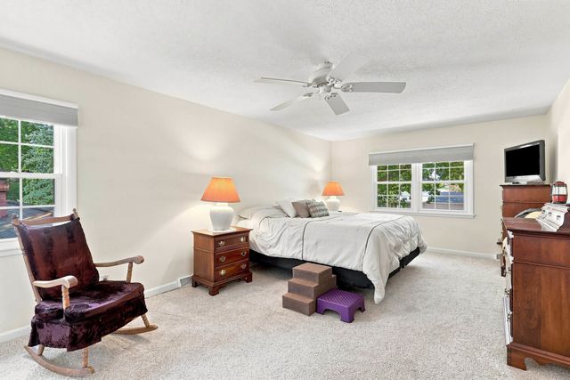 5079 Coachman Road, Bettendorf, IA 52722