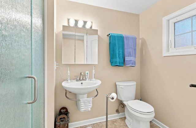 5079 Coachman Road, Bettendorf, IA 52722