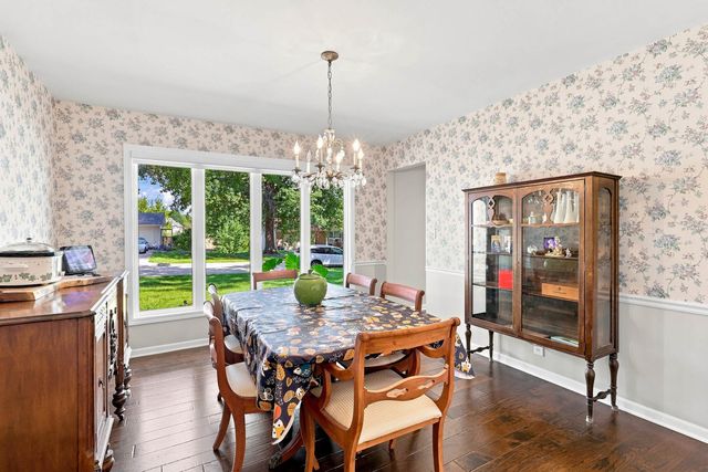 5079 Coachman Road, Bettendorf, IA 52722
