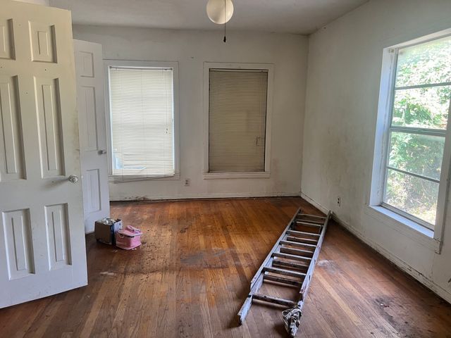 1107 Wayne Street, Fort Worth, TX 76117