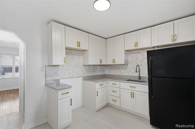 1717 Lindbergh Street, Wyandotte, MI 48192