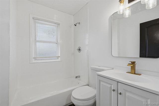 1717 Lindbergh Street, Wyandotte, MI 48192