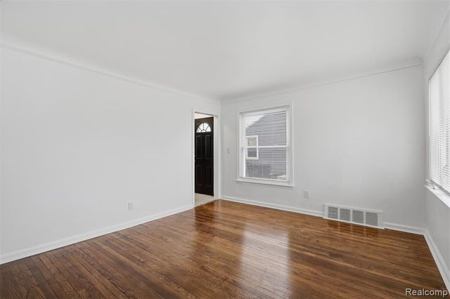 1717 Lindbergh Street, Wyandotte, MI 48192