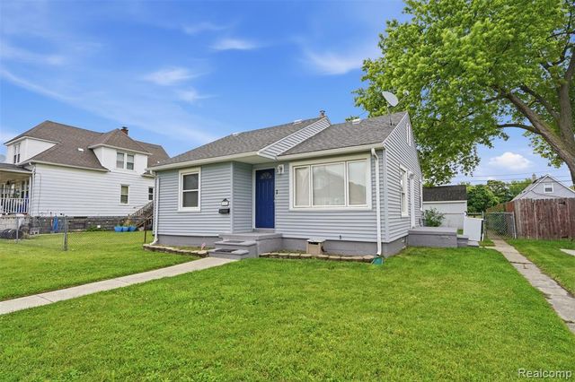 1717 Lindbergh Street, Wyandotte, MI 48192