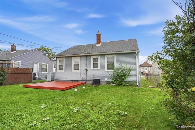 1717 Lindbergh Street, Wyandotte, MI 48192