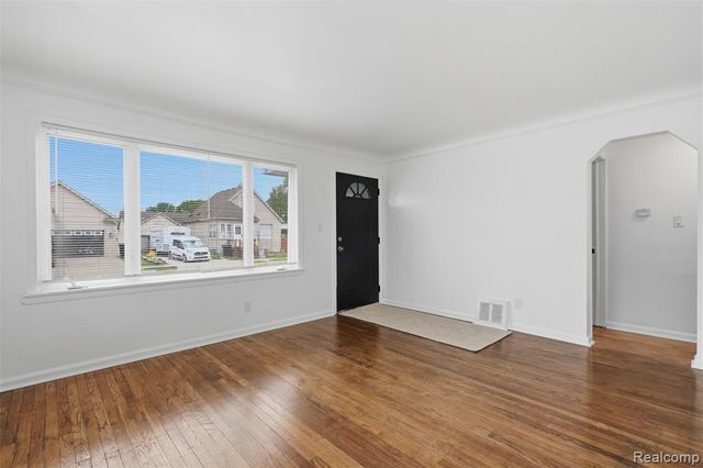 1717 Lindbergh Street, Wyandotte, MI 48192
