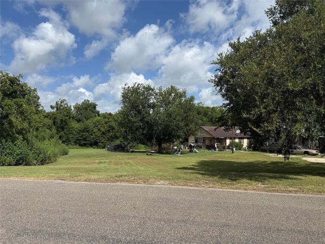 40562 & 40614 Garrett Road, Brookshire, TX 77423
