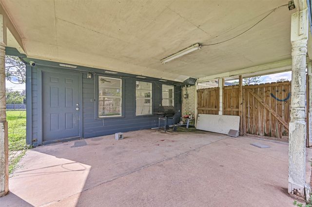 103 Deaton Street, Freeport, TX 77541