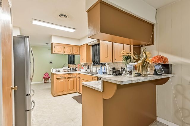 103 Deaton Street, Freeport, TX 77541