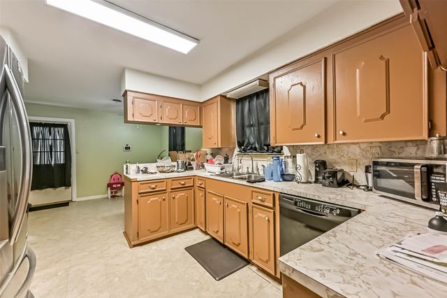 103 Deaton Street, Freeport, TX 77541