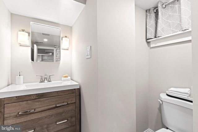 6118 SLIGO MILL RD NE, Washington, DC 20011