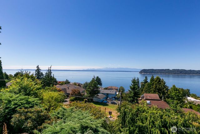 10413 66th Place W, Mukilteo, WA 98275