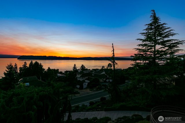 10413 66th Place W, Mukilteo, WA 98275