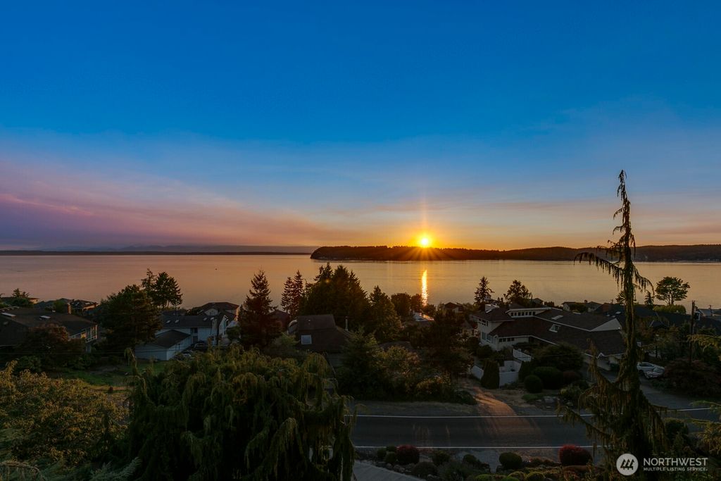 10413 66th Place W, Mukilteo, WA 98275