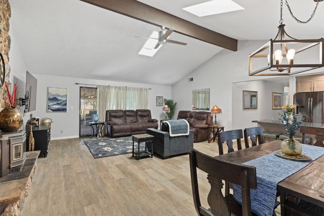 7610 Lakeridge Cir, Elk Grove, CA 95624
