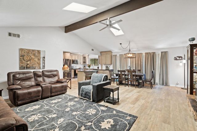 7610 Lakeridge Cir, Elk Grove, CA 95624