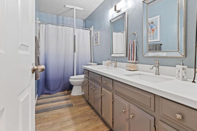 7610 Lakeridge Cir, Elk Grove, CA 95624
