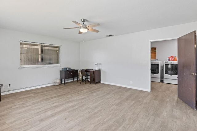 7610 Lakeridge Cir, Elk Grove, CA 95624