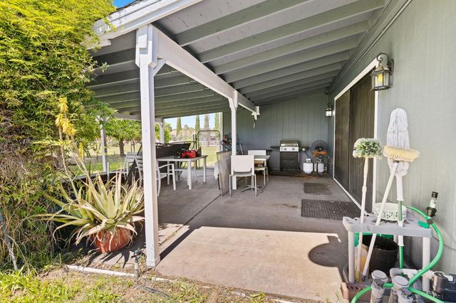 7610 Lakeridge Cir, Elk Grove, CA 95624