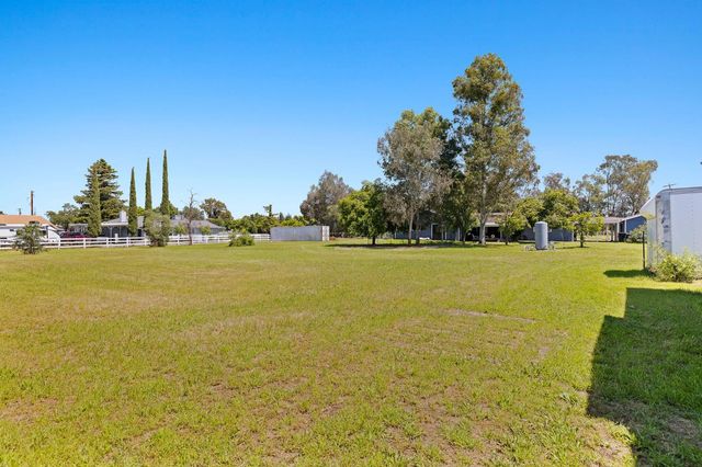 7610 Lakeridge Cir, Elk Grove, CA 95624