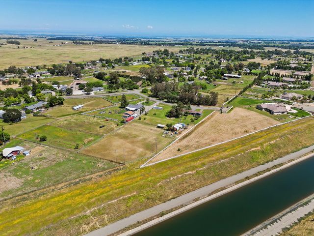 7610 Lakeridge Cir, Elk Grove, CA 95624