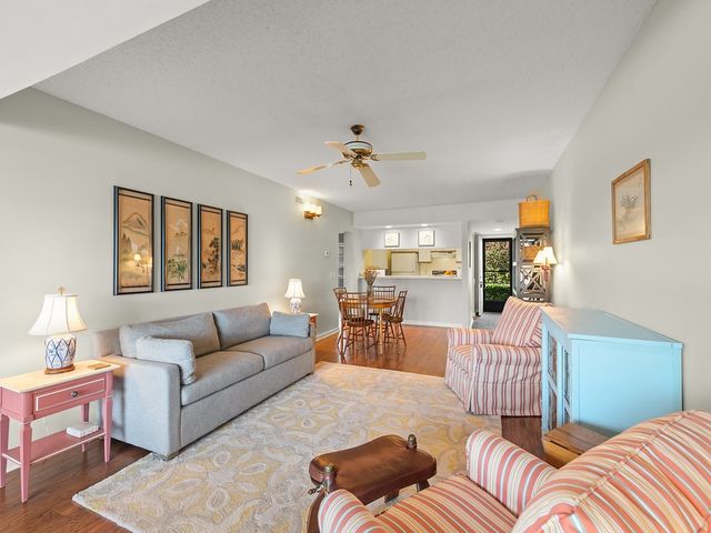 33 Plantation Drive 103, Vero Beach, FL 32966