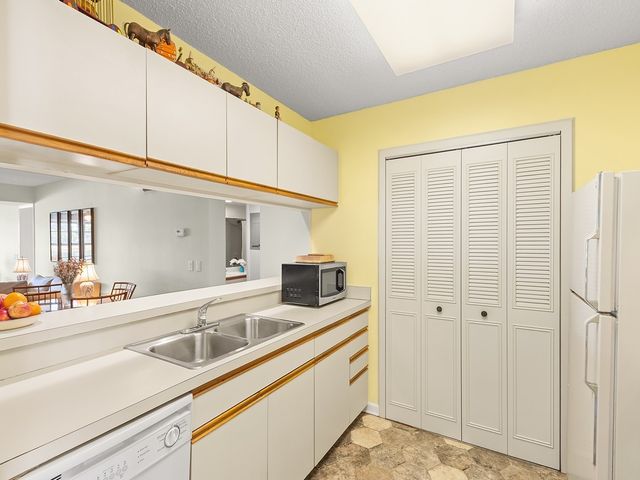 33 Plantation Drive 103, Vero Beach, FL 32966