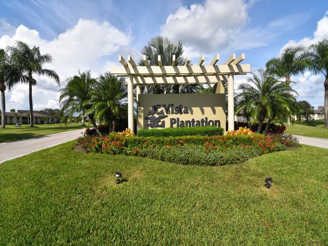 33 Plantation Drive 103, Vero Beach, FL 32966