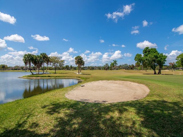 33 Plantation Drive 103, Vero Beach, FL 32966
