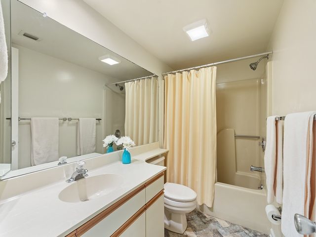 33 Plantation Drive 103, Vero Beach, FL 32966
