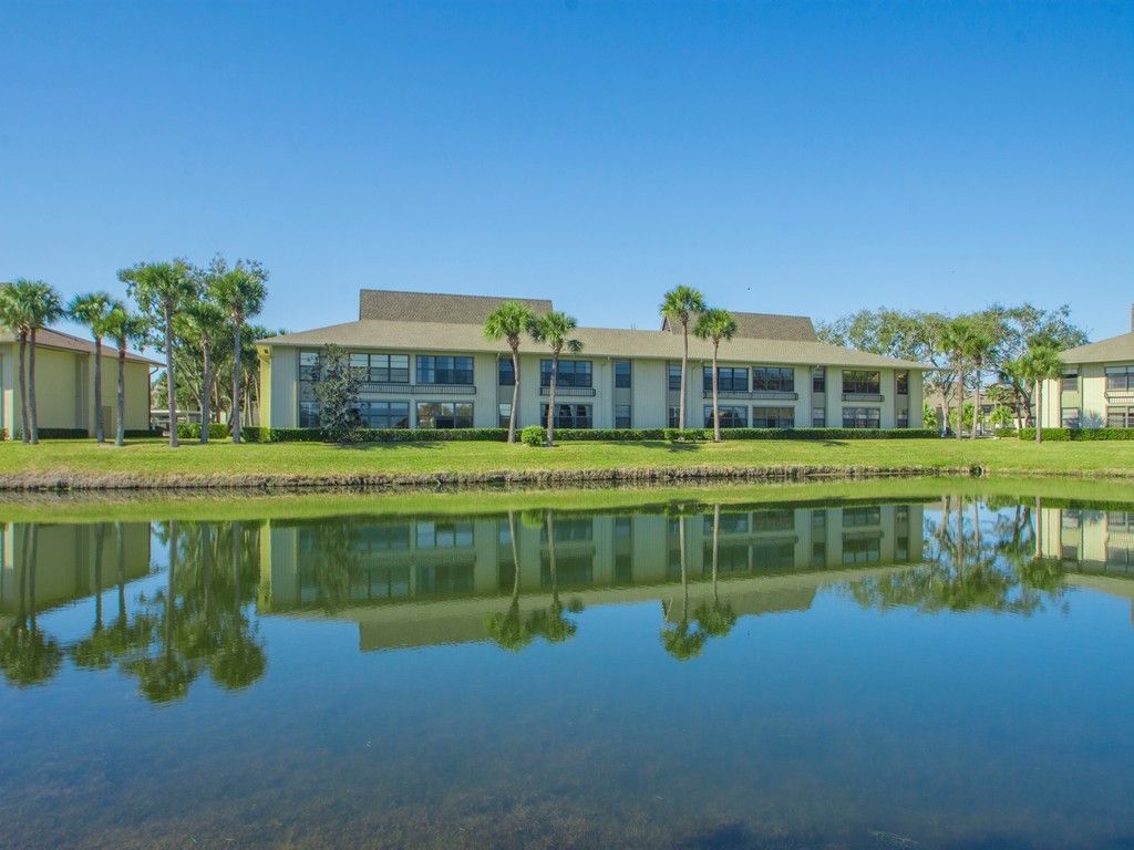 33 Plantation Drive 103, Vero Beach, FL 32966
