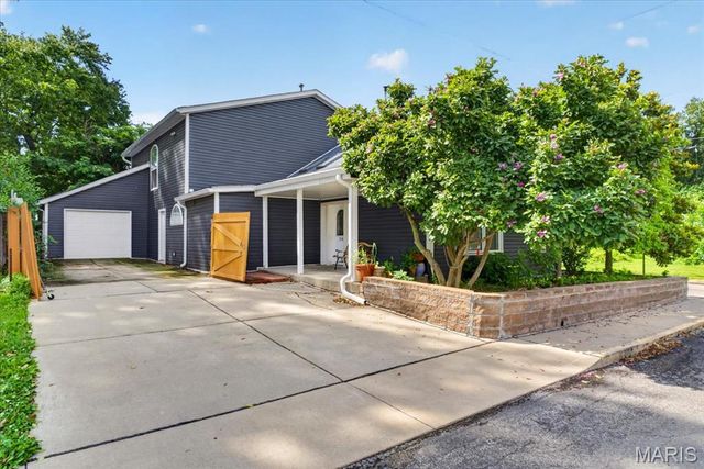114 M Street, Edwardsville, IL 62025