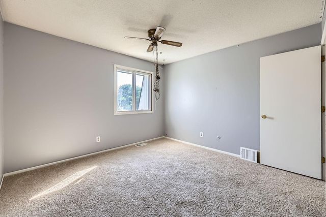 3944 76th Way E, Inver Grove Heights, MN 55076