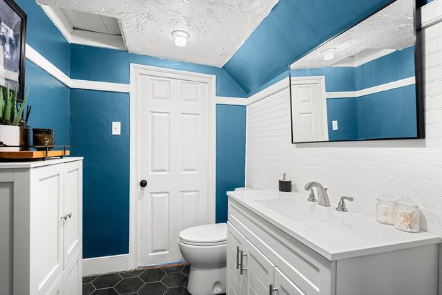 142 Elm Street, Kingston, MA 02364