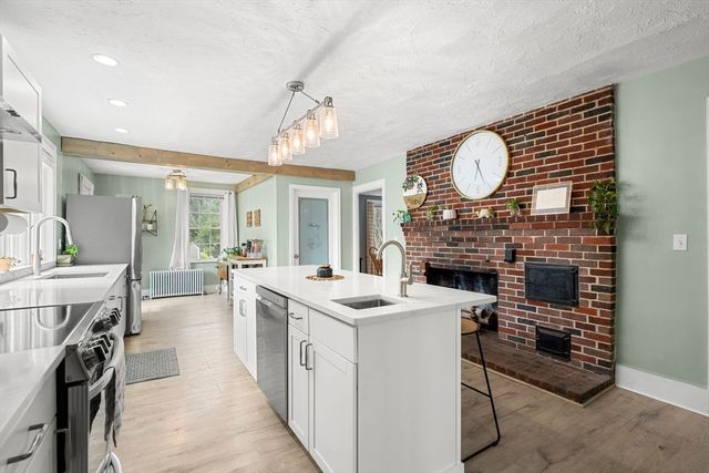 142 Elm Street, Kingston, MA 02364