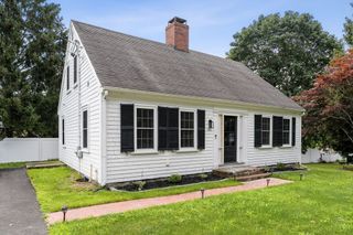 142 Elm Street, Kingston, MA 02364
