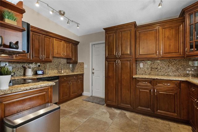 3500 SW 13th St, Miami, FL 33145