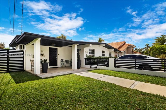 3500 SW 13th St, Miami, FL 33145