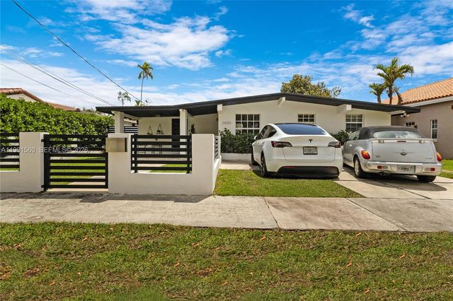 3500 SW 13th St, Miami, FL 33145