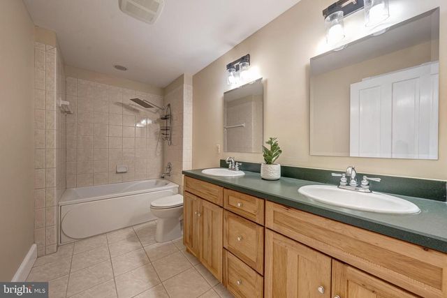 11597 LEEDS CHAPEL LN, Markham, VA 22643
