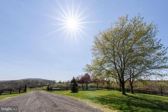 11597 LEEDS CHAPEL LN, Markham, VA 22643
