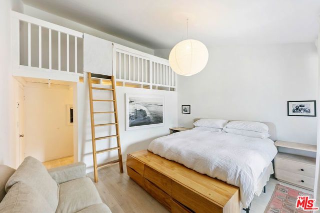 29239 HEATHERCLIFF Road 4, Malibu, CA 90265