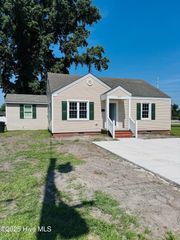 205 Simpson Street, Elizabeth City, NC 27909