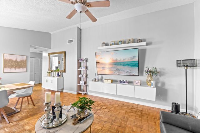 5710 Dewberry Way, West Palm Beach, FL 33415